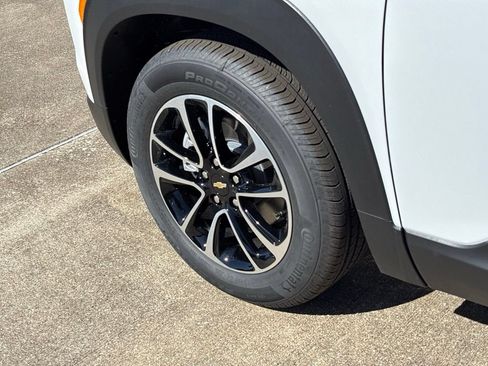 New 2026 Chevrolet TrailBlazer LT w/ Driver Confidence Package FWD image 16