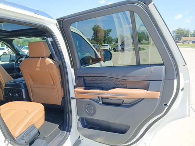 Used 2023 Ford Expedition Platinum AWD/4WD image 28