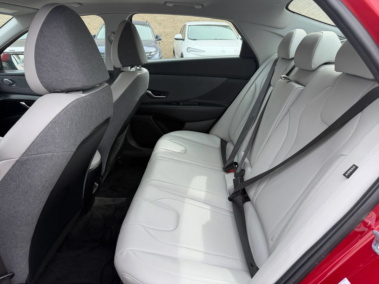 Used 2025 Hyundai Elantra Limited FWD image 26
