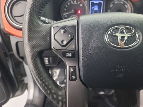 Used 2020 Toyota Tacoma TRD Sport image 30