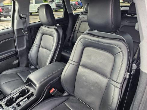 Used 2022 Lincoln Corsair AWD w/ Premium Package image 26
