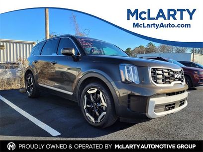 Used 2024 Kia Telluride S w/ S Sunroof Package
