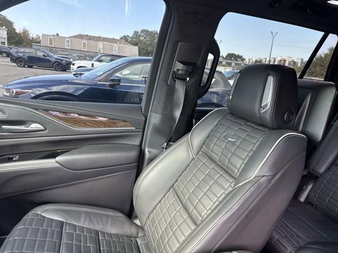 Used 2024 Cadillac Escalade Sport Platinum w/ LPO, ONYX Package image 16