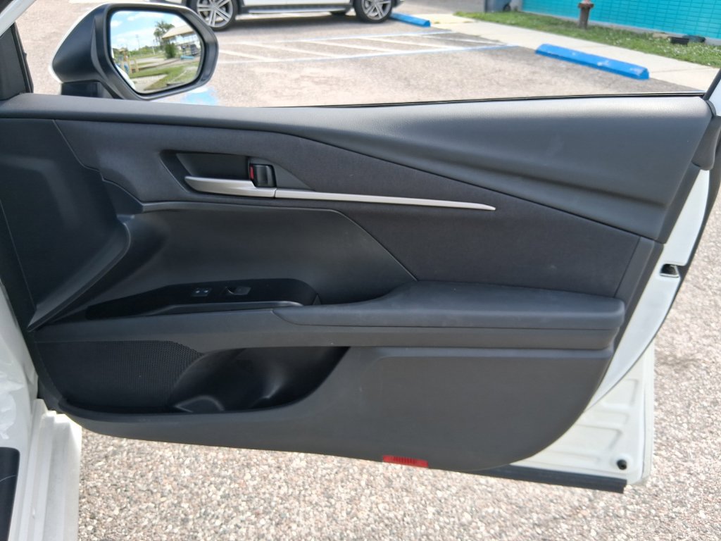 Used 2025 Toyota Camry LE FWD image 17