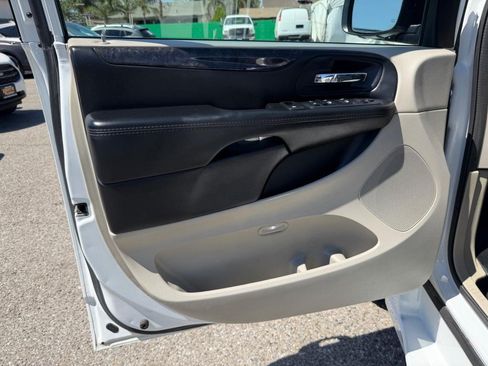 Used 2014 Dodge Grand Caravan SE w/ Quick Order Package 29E SE FWD image 19