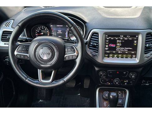 Used 2021 Jeep Compass Latitude image 16