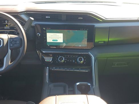 Used 2025 GMC Sierra 2500 Denali w/ Denali Reserve Package image 15