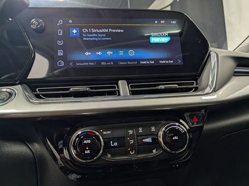 New 2026 Chevrolet Trax LT w/ Sunroof Package FWD image 23