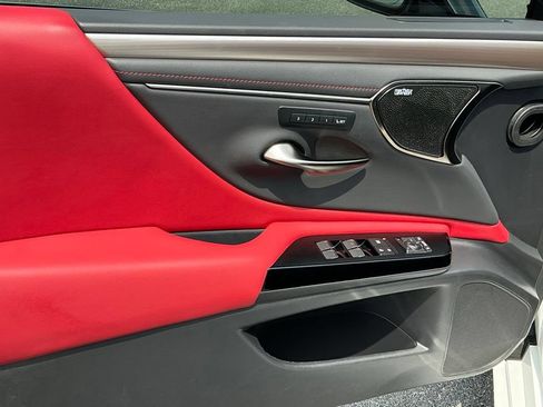 Certified 2022 Lexus ES 350 F Sport FWD image 11