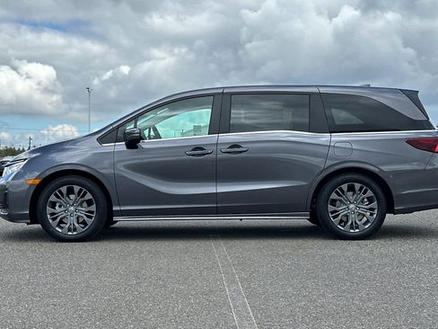 New 2026 Honda Odyssey Touring image 6