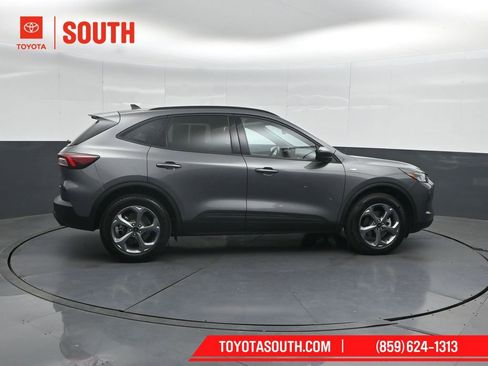 Used 2025 Ford Escape ST-Line AWD/4WD image 3