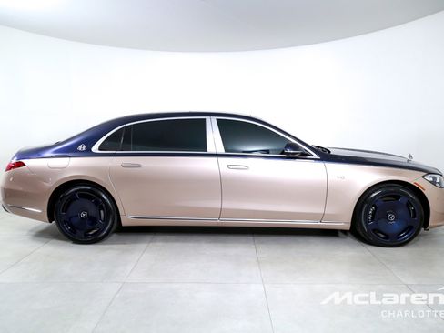 Used 2023 Mercedes-Benz Maybach S 680 4MATIC w/ Manufaktur Leather Package image 9