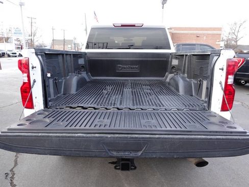 Used 2022 Chevrolet Silverado 2500 Custom w/ Custom Value Package image 18