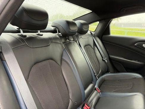 Used 2016 Chrysler 200 S FWD image 28