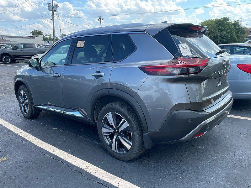 Used 2023 Nissan Rogue SL FWD image 11
