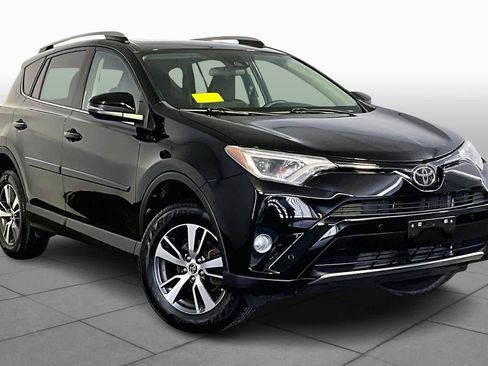 Used 2017 Toyota RAV4 XLE image 2