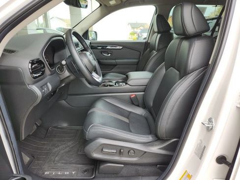 Used 2025 Honda Pilot EX-L image 16