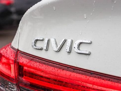 Used 2024 Honda Civic Sport image 9