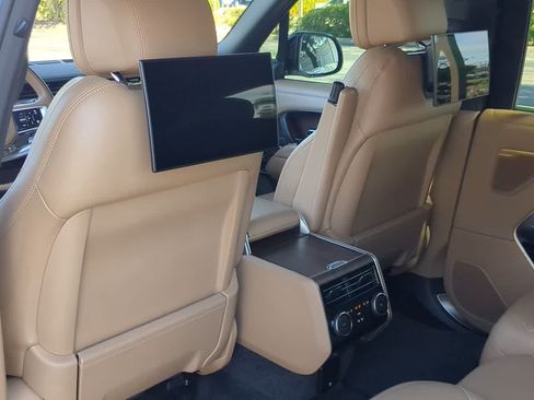 Certified 2023 Land Rover Range Rover Long Wheelbase Autobiography AWD/4WD image 18