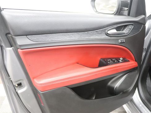 Used 2020 Alfa Romeo Stelvio Sport w/ Quick Order Package 22J Sport AWD/4WD image 15