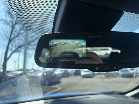 Used 2018 Toyota C-HR XLE FWD image 21