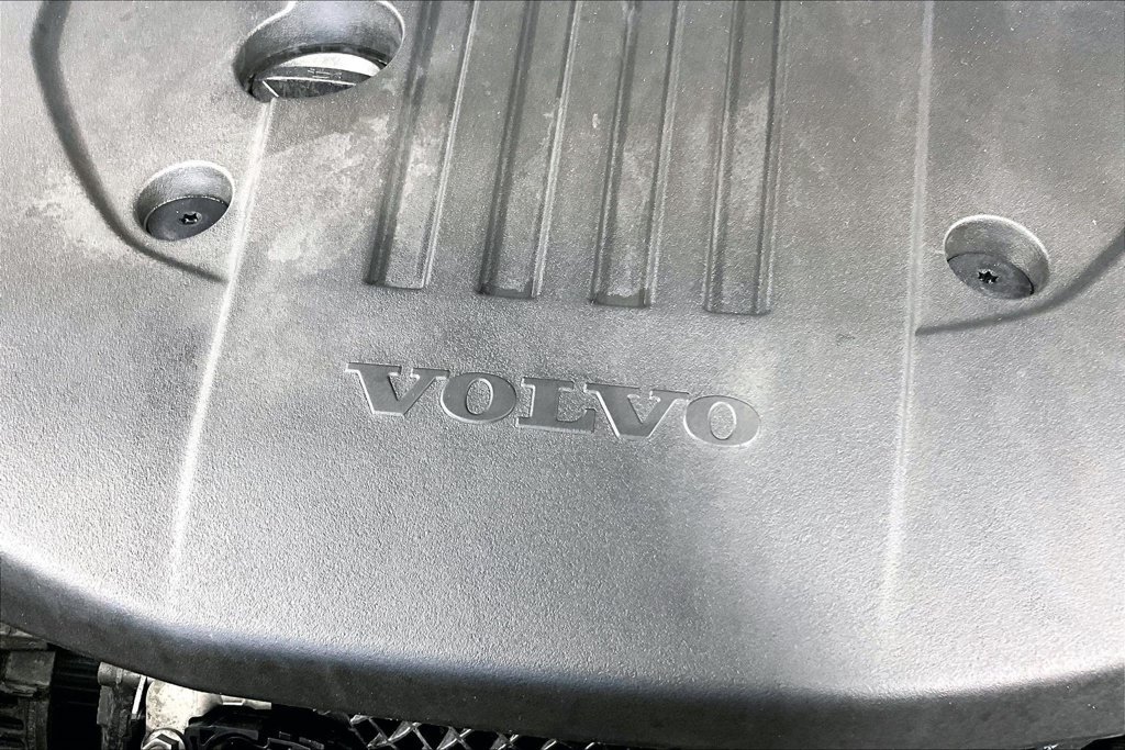 Used 2023 Volvo XC60 B5 Plus FWD image 31