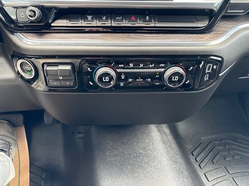 Used 2024 Chevrolet Silverado 2500 LTZ AWD/4WD image 25