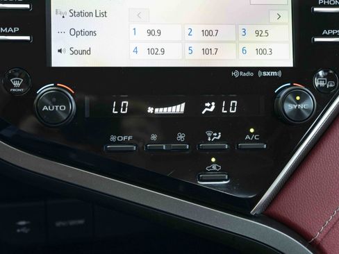 Used 2018 Toyota Camry XSE w/ Driver Assist Package FWD image 32