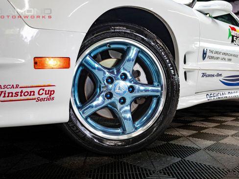 Used 1999 Pontiac Firebird Formula RWD image 11