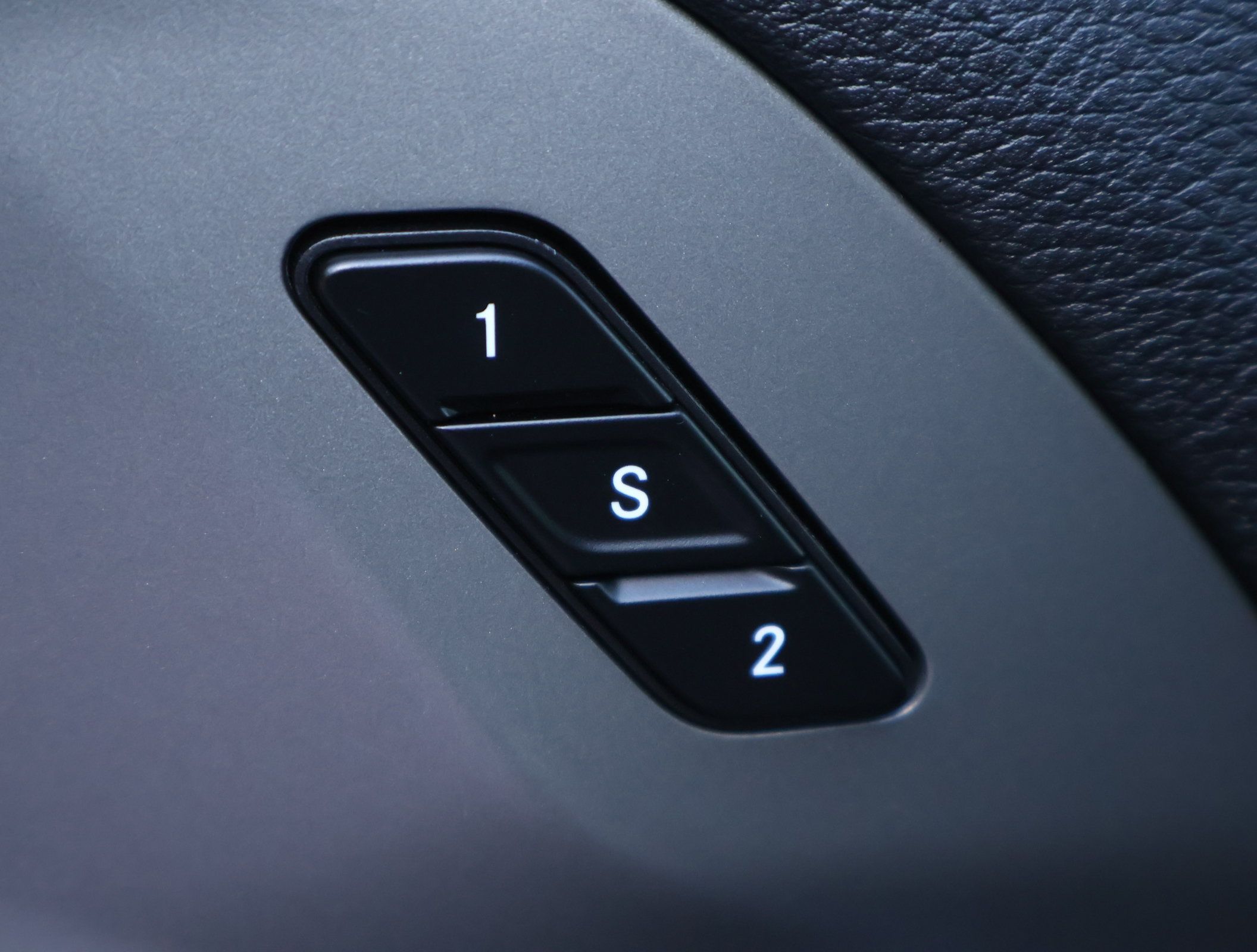 Used 2025 Chrysler Pacifica Select FWD image 8