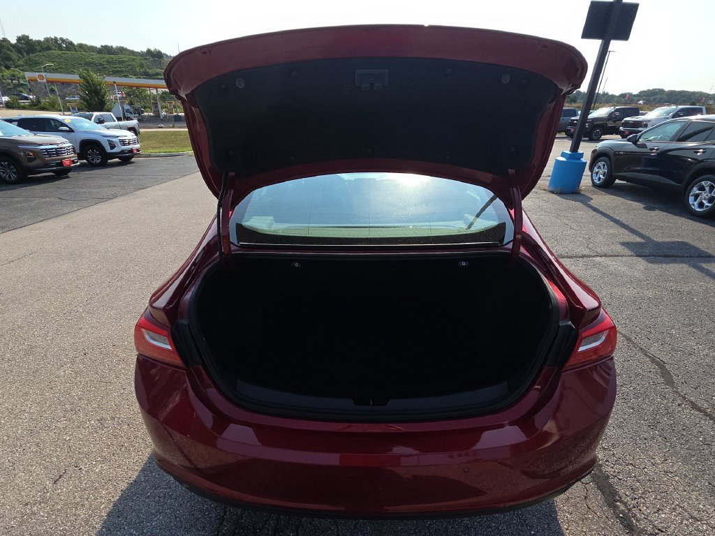 Used 2025 Chevrolet Malibu LT FWD image 31