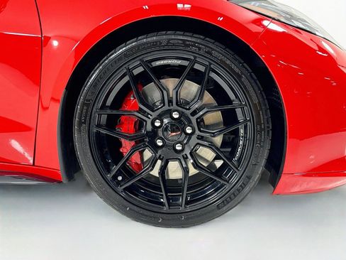 Used 2025 Chevrolet Corvette Z06 RWD image 37