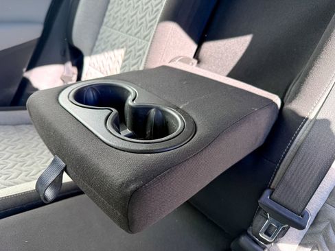 Certified 2022 Chevrolet Equinox LS image 32