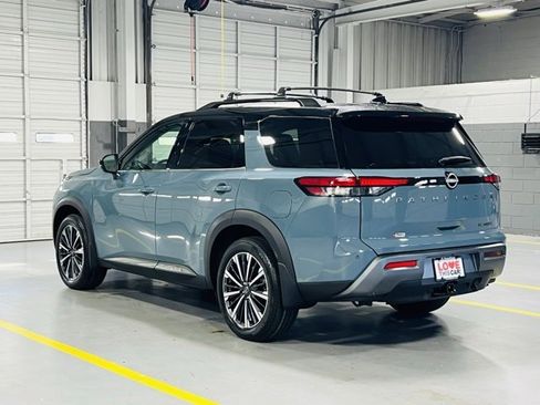 New 2026 Nissan Pathfinder Platinum image 18