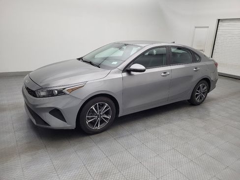 Used 2022 Kia Forte LXS w/ LXS Technology Package image 2