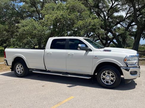 Used 2019 RAM 3500 Laramie RWD image 3