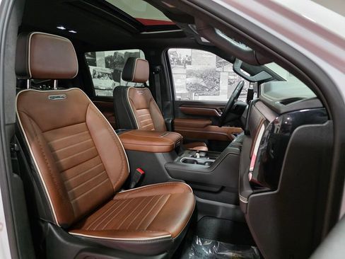 Used 2024 GMC Sierra 3500 Denali Ultimate image 20