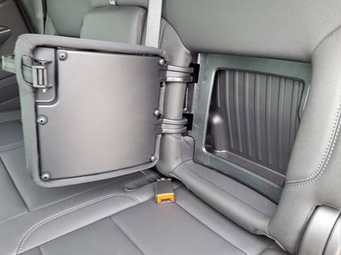 New 2026 GMC Sierra 1500 SLT image 23