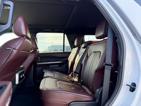 Used 2024 Ford Expedition Limited image 16