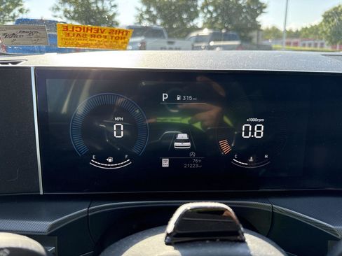Used 2024 Hyundai Santa Fe SEL FWD image 25