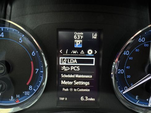 Used 2017 Toyota Corolla SE w/ Carpet Mat Package (TMS) FWD image 26