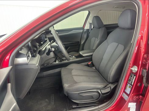 Used 2021 Kia K5 LXS image 9