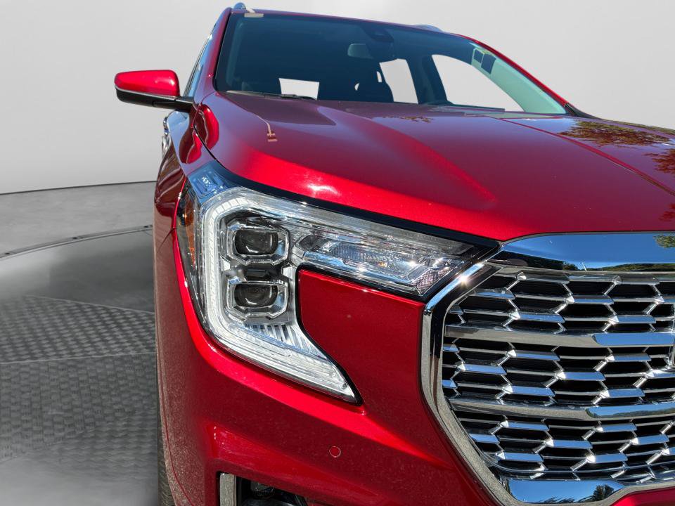 Used 2024 GMC Terrain Denali AWD/4WD image 24