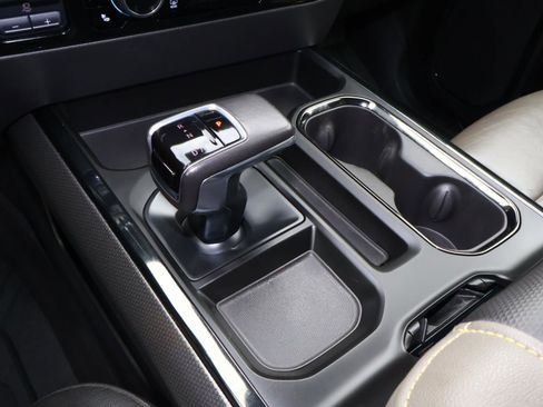 Used 2022 Chevrolet Silverado 1500 ZR2 w/ Technology Package image 28