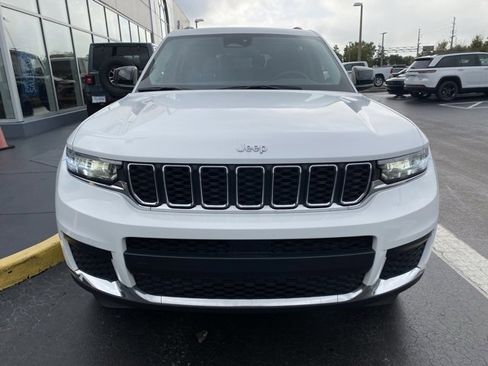 Used 2023 Jeep Grand Cherokee L Laredo image 3