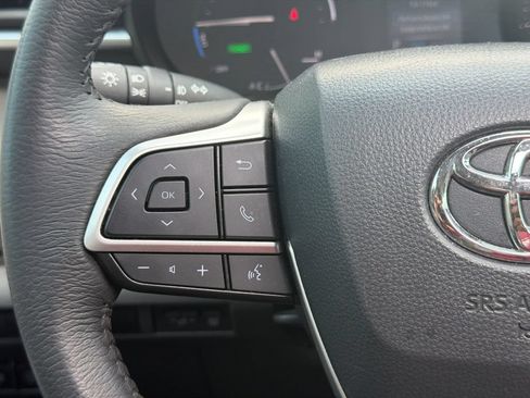 Used 2024 Toyota Sienna XLE FWD image 29
