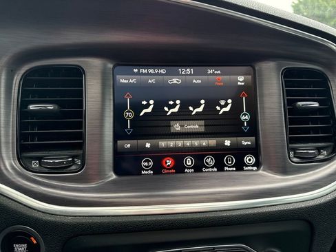 Used 2018 Dodge Charger SXT Plus w/ Blacktop Package image 26