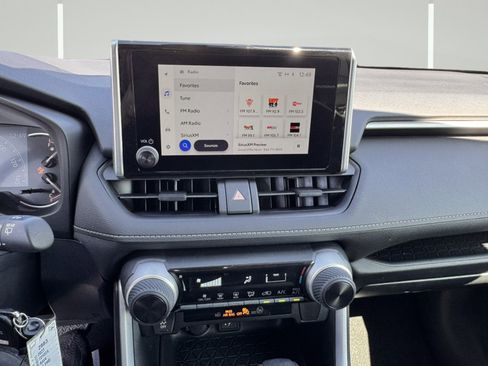 Used 2023 Toyota RAV4 LE image 8