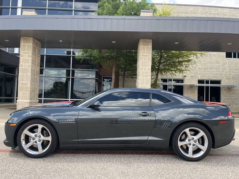 Used 2015 Chevrolet Camaro SS RWD image 2