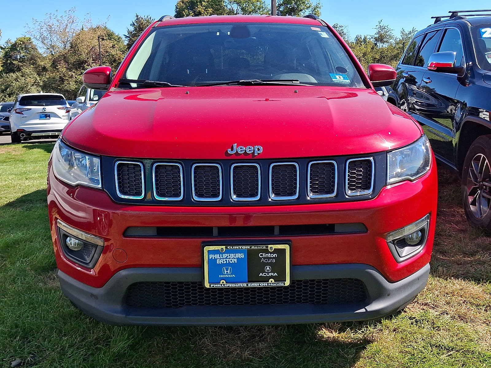 Used 2018 Jeep Compass Latitude w/ Cold Weather Group AWD/4WD image 2